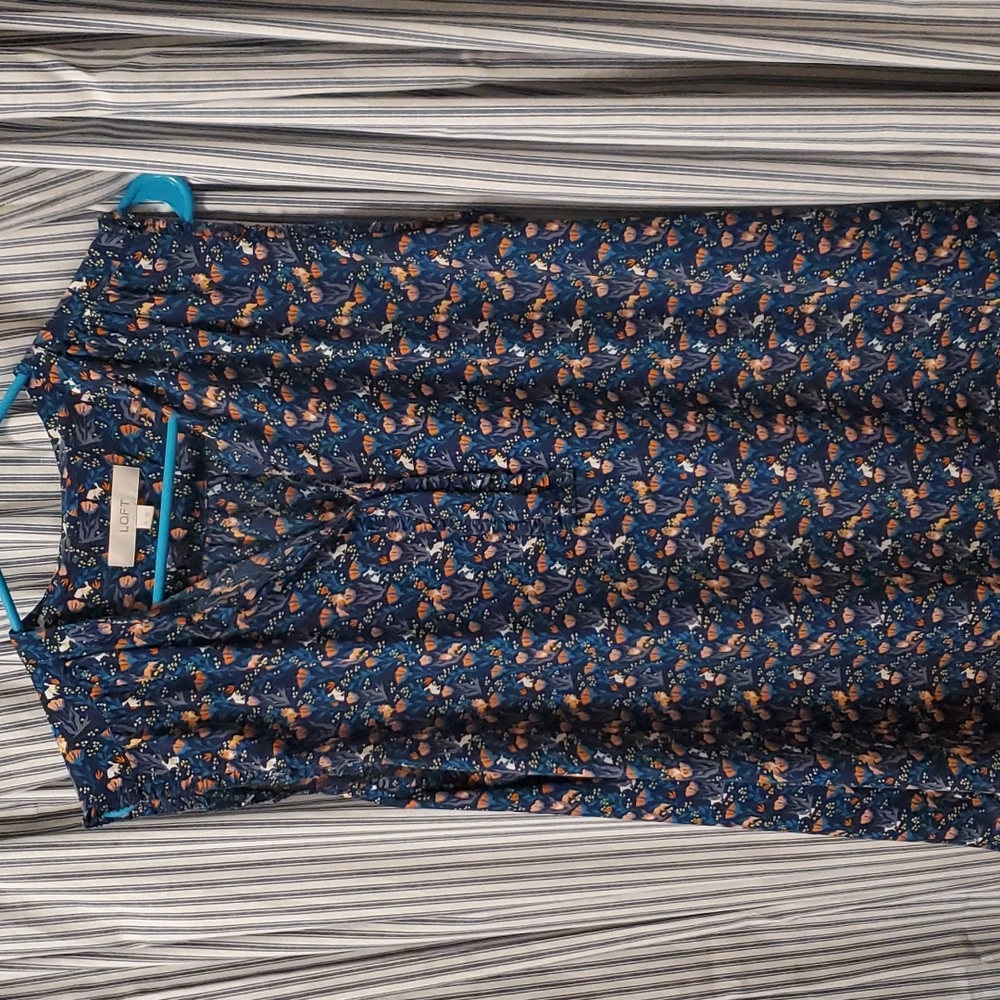 XL Navy Forest patterbed LOFT sleeveless blouse